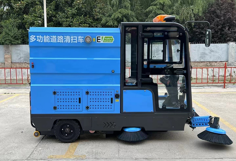 江蘇某工廠內(nèi)部道路清掃現(xiàn)場(chǎng)